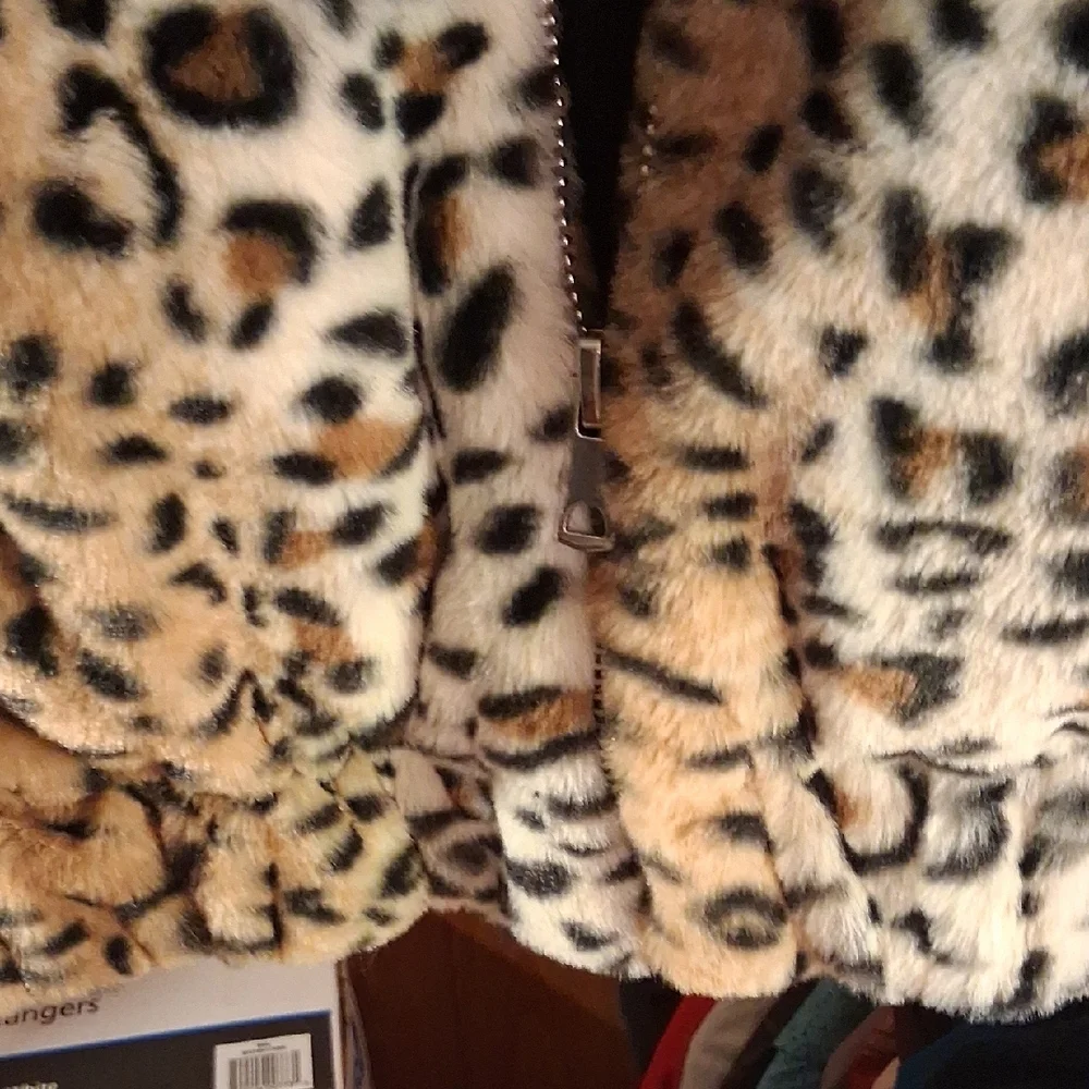 No Boundaries Leopard Print Teddy Jacket in Tan and Black - Picture 5 of 12